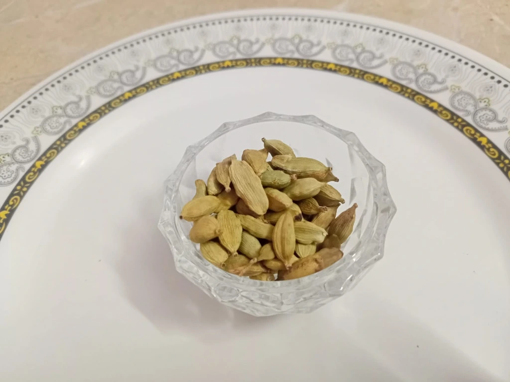 Green Cardamom /Choti ilaichi